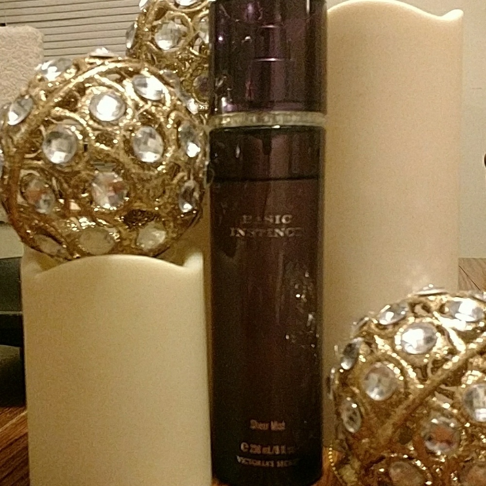 Victoria secret basic instinct sheer mist